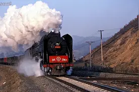 行驶过程中，蒸汽火车怎么实现无级变速的？看完长知识了图片