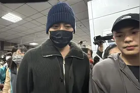 王大陆现身，今日入伍图片