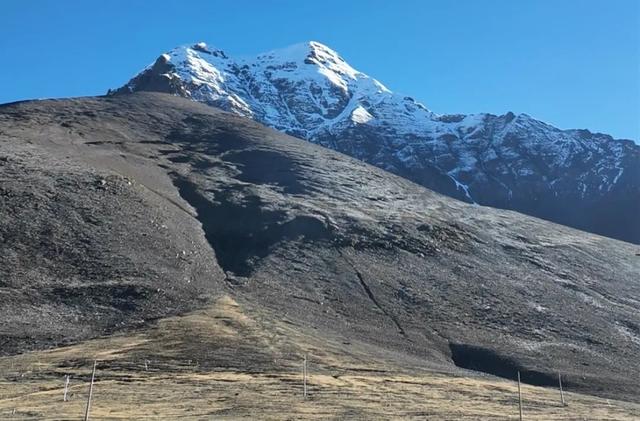 在蔡国强“升龙”的雪山脚下，我和当地人一起捡垃圾