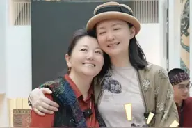 豆豆与许榕真相隔五年一同看展，娇娇的神秘老公终于露脸图片