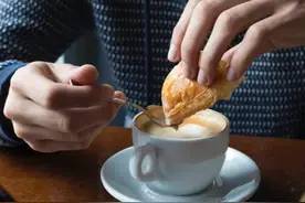 山东一男子不痛不痒，却确诊肠癌，原因是他忽略了1个身体异常图片