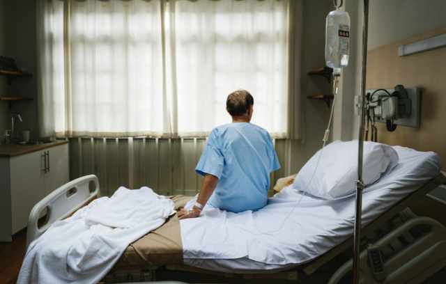 脑出血跟戴帽子有关？医生警告：52岁后	，天冷要注意这6件事