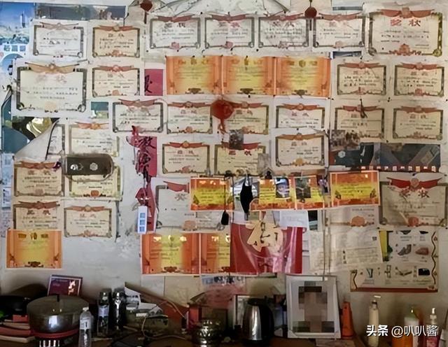 他用八年时间徒步走到拉萨，七步一叩首，7400里，竟磕出“天眼”