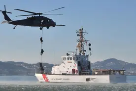 放肆！美国海警登上中国渔船检查，中国海警也可去东太平洋巡航！图片