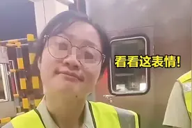 荒唐！福州收费站刁难司机？证件齐全，就是不让走，路政来也没用图片