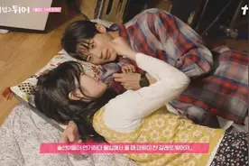 韩国知名女星，在拍摄接吻戏时过于沉浸，眼泪夺眶而出，不受控制图片