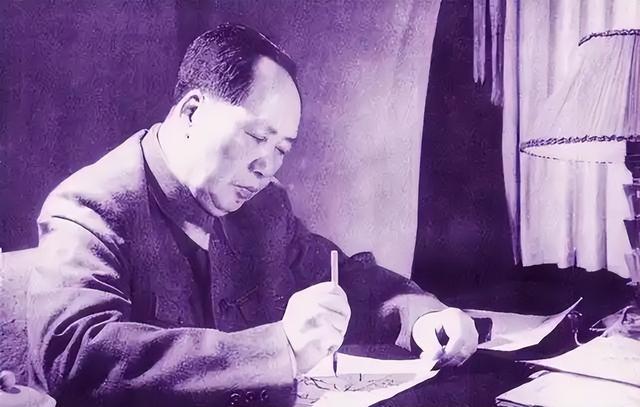 他是黄埔四期第一名，建国后婉拒上将军衔，毛主席：他不亚于我