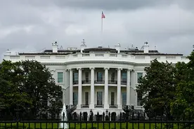 美国沙特签了千亿大单图片