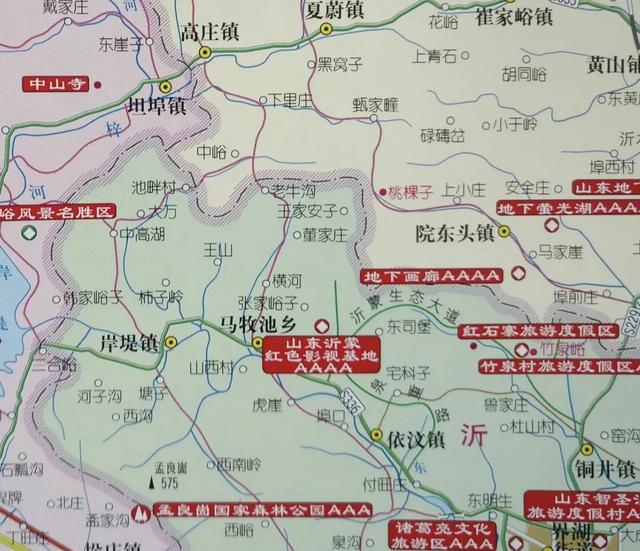 山东省沂南县是《生万物》取景地，在马牧池乡，让人想起小时候