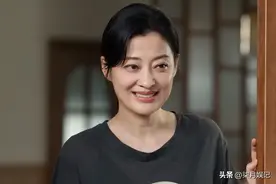 梅婷年轻时有多美？看了和曾黎章子怡的合照后，答案一目了然图片