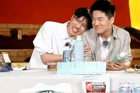 鹏鹏，一位本想着靠数学出名的主播，没想到靠“舞王”响誉全网！图片