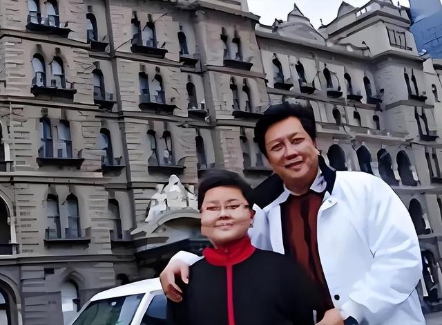 唐国强也没想到，走了35年的前妻，意外让两个残疾儿子承受了恶意