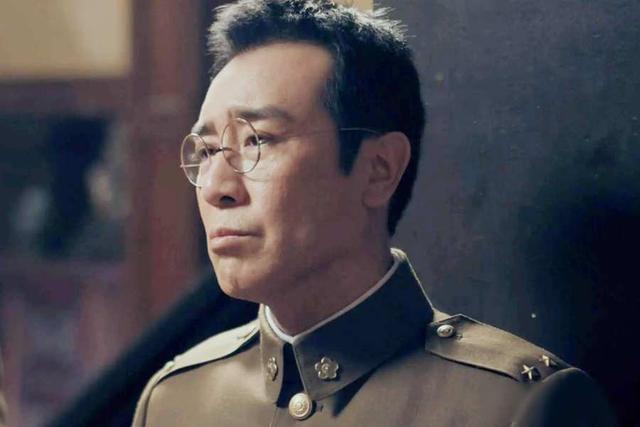 平凡护士，隐秘身份，铜像下的无声传承