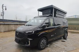 福特硬升顶房车又出新布局啦，商旅两用，性价比高，没有闲置率！图片