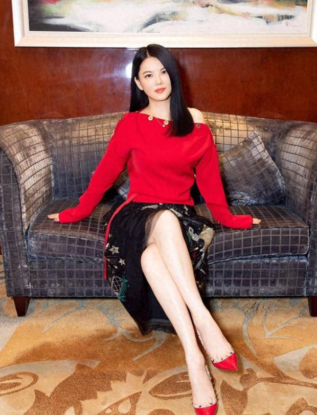 李湘不再隐瞒，公开承认与释永信关系，亲密照的真相终于有了答案