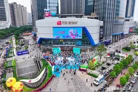 首日迎客16万！万民金海城火爆开业图片