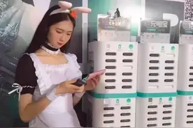 大量怪兽共享充电宝流入二手市场，5000毫安自带线，低至8元图片