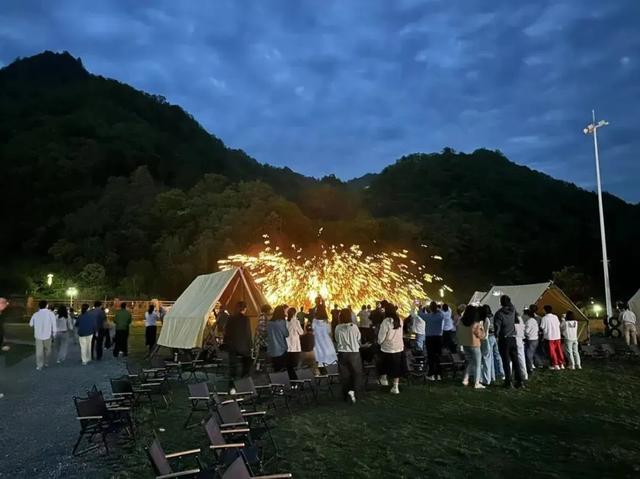 2025佛坪熊猫亲子山径赛火热报名中！赛前狂欢：篝火派对+剧本杀闯关+小黄鸭漂流……嗨不停！