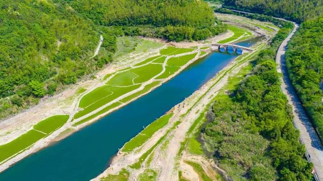 宁波这座神秘的水下古桥，重见天日！常年隐匿水下，因水位回落“限时”露出水面！不少人匆匆赶去打卡，也太美了吧