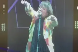 救命！我快笑死在伍佰老师演唱会的评论区了图片