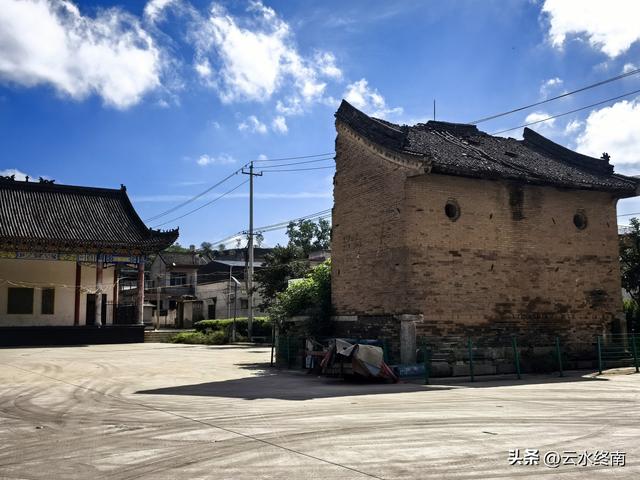 谁给的胆子，敢称“西安城南第一村”，就凭这古戏台和老房子吗？