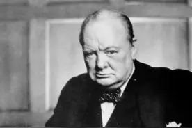 1949年解放军炮击英舰紫石英号，丘吉尔宣称武力报复，结果如何？图片