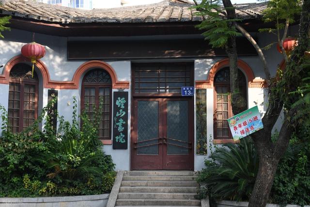 原来海边城市可以这么安静！福州：满城榕树下，藏着最真实的闽都