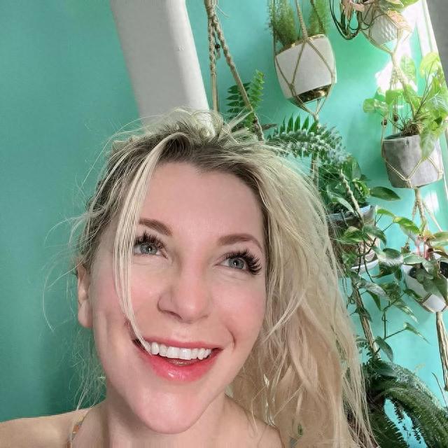 Let's find out who is Ashley Fires, one of the two beauties in the