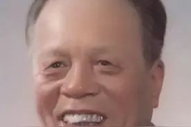 任仲夷：中共广东省委原第一书记兼广东省军区第一政治委员图片