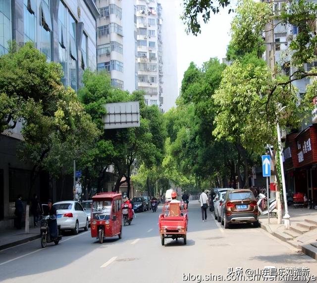 “南昌八一起义纪念馆”大门前实拍（江西之旅第廿二集）