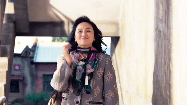 朱媛媛去世不到1年，52岁辛柏青现身春晚彩排，恶心的一幕出现了