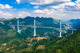 我国唯一没有夏天的省份，全是青山绿水，连平原都没有图片