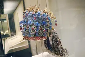 3个月卖了近8万个，凤冠冰箱贴何以“一冠难求”？图片