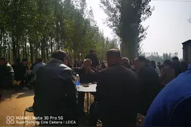 村里红白事上的“总管”辞职了，没有人愿意接班，从此各扫门前雪图片