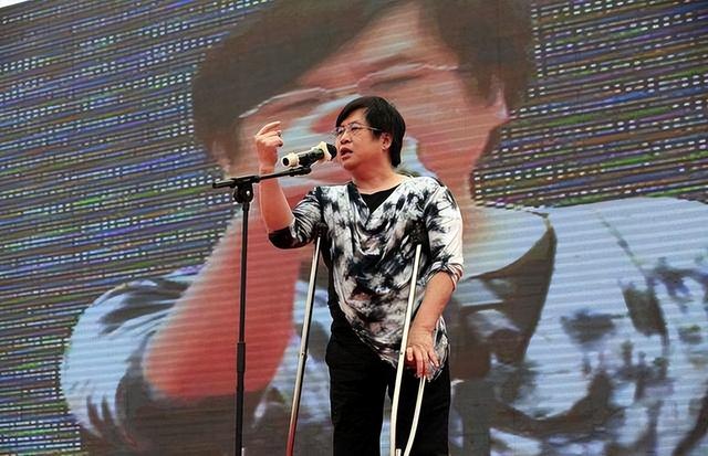 没完没了？郑智化第三条发文才最恶劣，偏激早见端倪，全网抵制