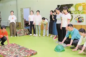 景泰县第五幼儿园开展“趣味跑酷·共研成长”教师跑酷运动培训图片