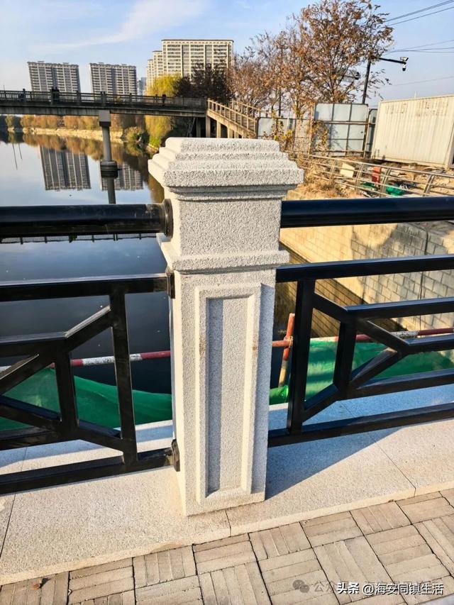 在海安新立发桥上看看老通扬河的水，回味春秋风云！