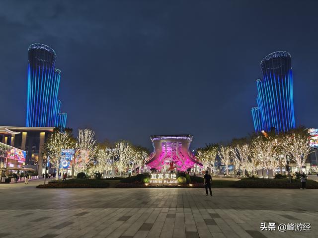 宜宾火车站遇见下腰女孩，美好的行程在欢乐的气氛中开启