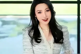 她的舅舅是陈佩斯，外公是影帝，爸爸是国家一级演员，自己是网红图片