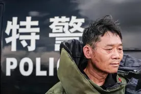 一次就清理出废旧手榴弹、手雷107枚，他就是真正的“排爆兵王”！图片