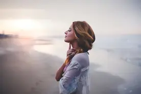 女儿有没有出息，与父亲的格局关系太大了图片