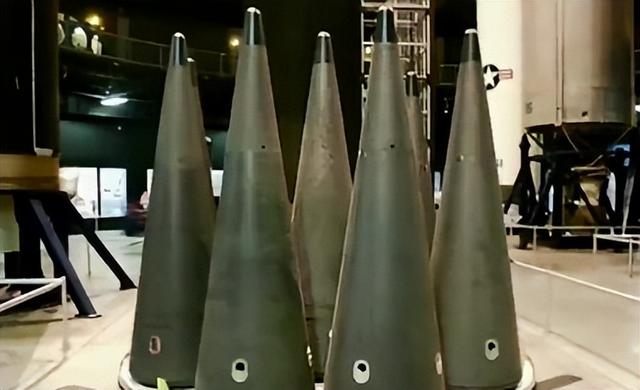 美国就算一动不动，中国20年也追不上，九三阅兵打了多少专家的脸