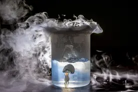 分管领导降职调走,我下水饺送行,他空降单位调研:你把水杯拿来图片