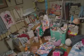 走进3000个人的家，她看到「囤积癖」的日常图片