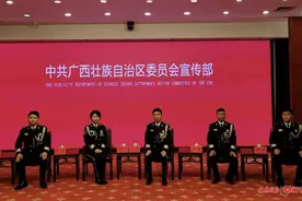 公安英模讲述荣誉背后的故事图片