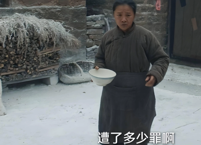 《生万物》3个土掉渣“老婆子”，年轻时美貌无双，颜值不输杨幂
