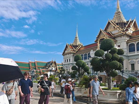 一碗方便面70元！暴跌50%，旅游胜地惨被弃？网友：中产不买单了
