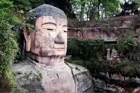 乐山大佛的“4次闭眼”，为什么每次都出现大事？科学解释在这图片