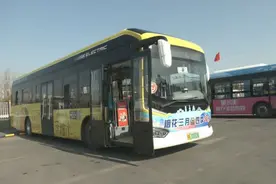 江苏扬州：办卡第一天！65周岁及以上老人看过来图片