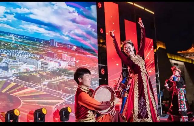 高能来袭！贵阳路边音乐会·花溪 | 乌兰牧骑60周年巡演奏响“敕勒歌林城谣”！